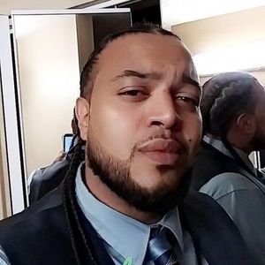 Meet your Posher, Carlos